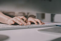 Cara Membersihkan Keyboard Laptop yang Macet (Freepik)
