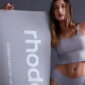Hailey Bieber Resmi Jadi Jutawan Setelah Menjual Merek Rhode ke e.l.f Beauty
