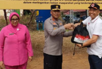 Kapolri Salurkan 5.000 Paket Sembako untuk Korban Gempa Bengkulu (Polri)
