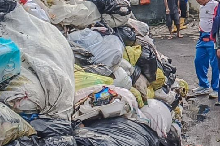 Langkah Serius Mang Aswan Atasi Sampah Menumpuk di Palasari Cibiru (dprd bandung)