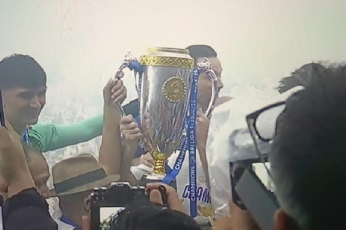 Persib Bandung Dominasi Penghargaan Liga 1 2024/2025, Ini Daftar Lengkap Peraih Trofi