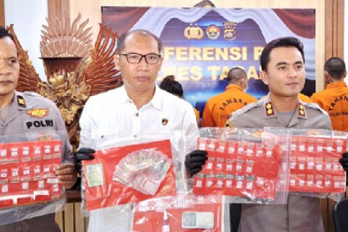 Polres Tabanan Ungkap 8 Kasus Narkoba, 10 Tersangka dan 17,45 Gram Sabu Diamankan (NusaBali)