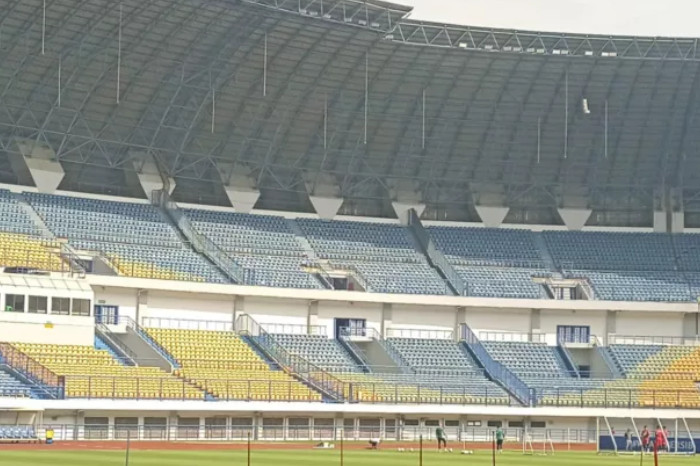 Usai Perayaan Juara Persib, Viking Serahkan Bantuan Perbaikan GBLA dan Serukan Evaluasi Suporter