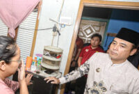 Wakil Wali Kota Bandung Bantu Ibu Sinta, Korban Kekerasan Rentenir di Cibiru (Diskominfo Bandung)